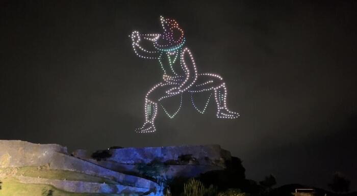 ドローンで描かれたエイサーの町、うるま市をレペゼン