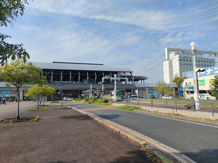 旅の始まりとなる高知駅