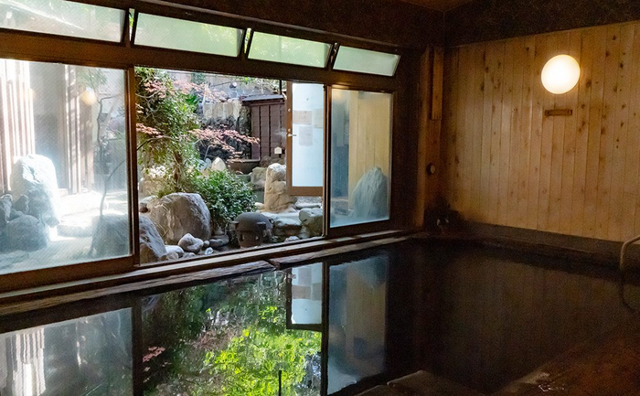 湯守の里の黒湯