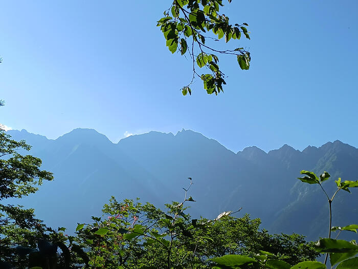 穂高連邦や焼岳が丸見えの絶景
