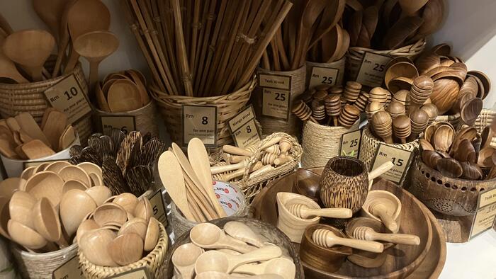 The Coconut Shopには、日本に帰国後も日常使いできそうなおしゃれな雑貨が売られています