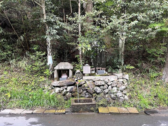 名水「杉坂の船水」が見えてきました。
