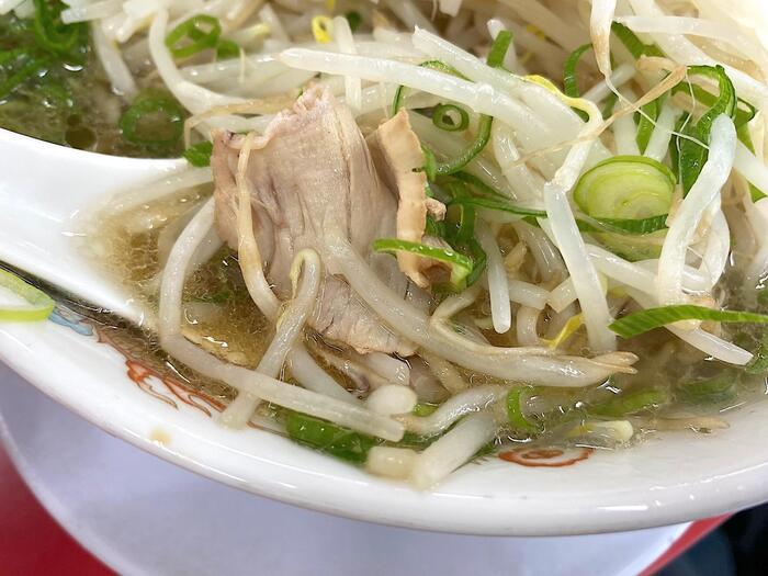 スープ・麺・チャーシューが調和したラーメン福の完成形