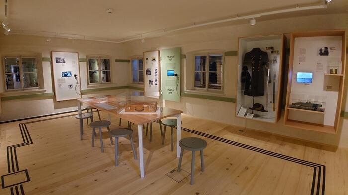 トラップ一家に関する展示室でトラップ大佐の軍服も展示