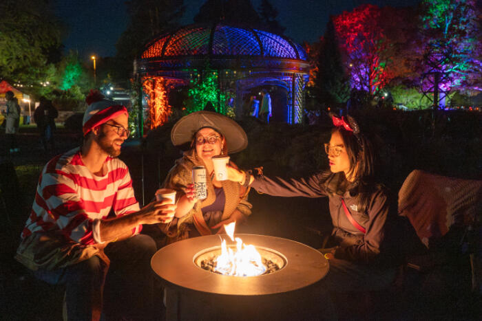 ハロウィンの夜を乾杯、大人だけで楽しむRBG