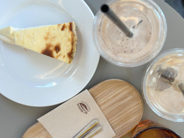 レティーロ公園近くのカフェで食べた濃厚でとろけるようなチーズケーキ