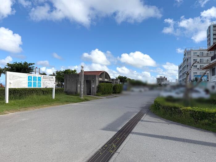 広いアラハビーチ駐車場