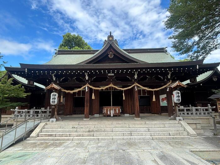 伴林氏神社の正面