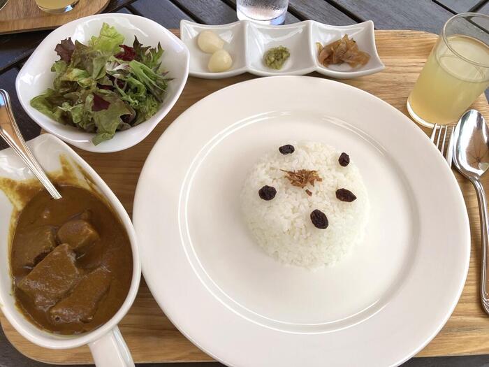 大きな信州牛がごろごろと入った濃厚な信州牛ビーフカレー