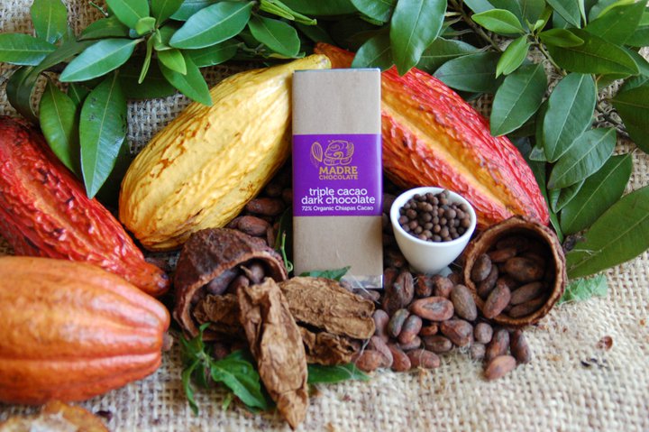 75%オーガニックカカオを使用した、Triple Cacaoダークチョコレートバー。ビターなお味が好きな方に！