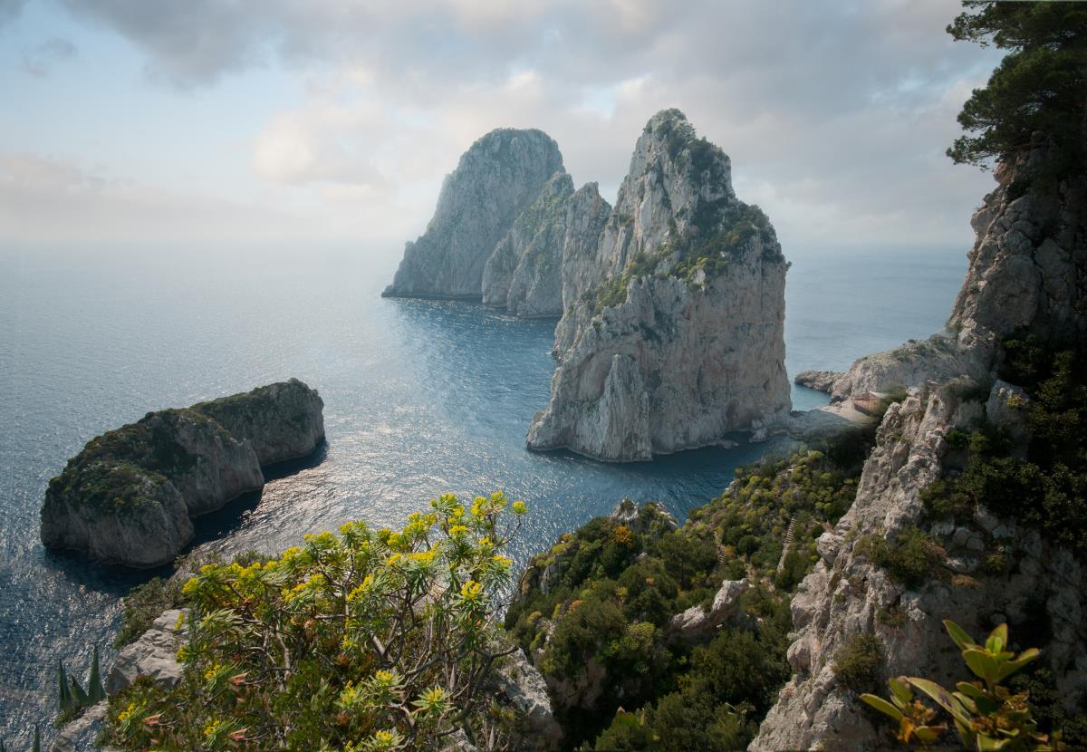 一度は見ておきたい、絶景をぜひ。Photo by sneakerdog[Faraglioni, Capri, Italy] 