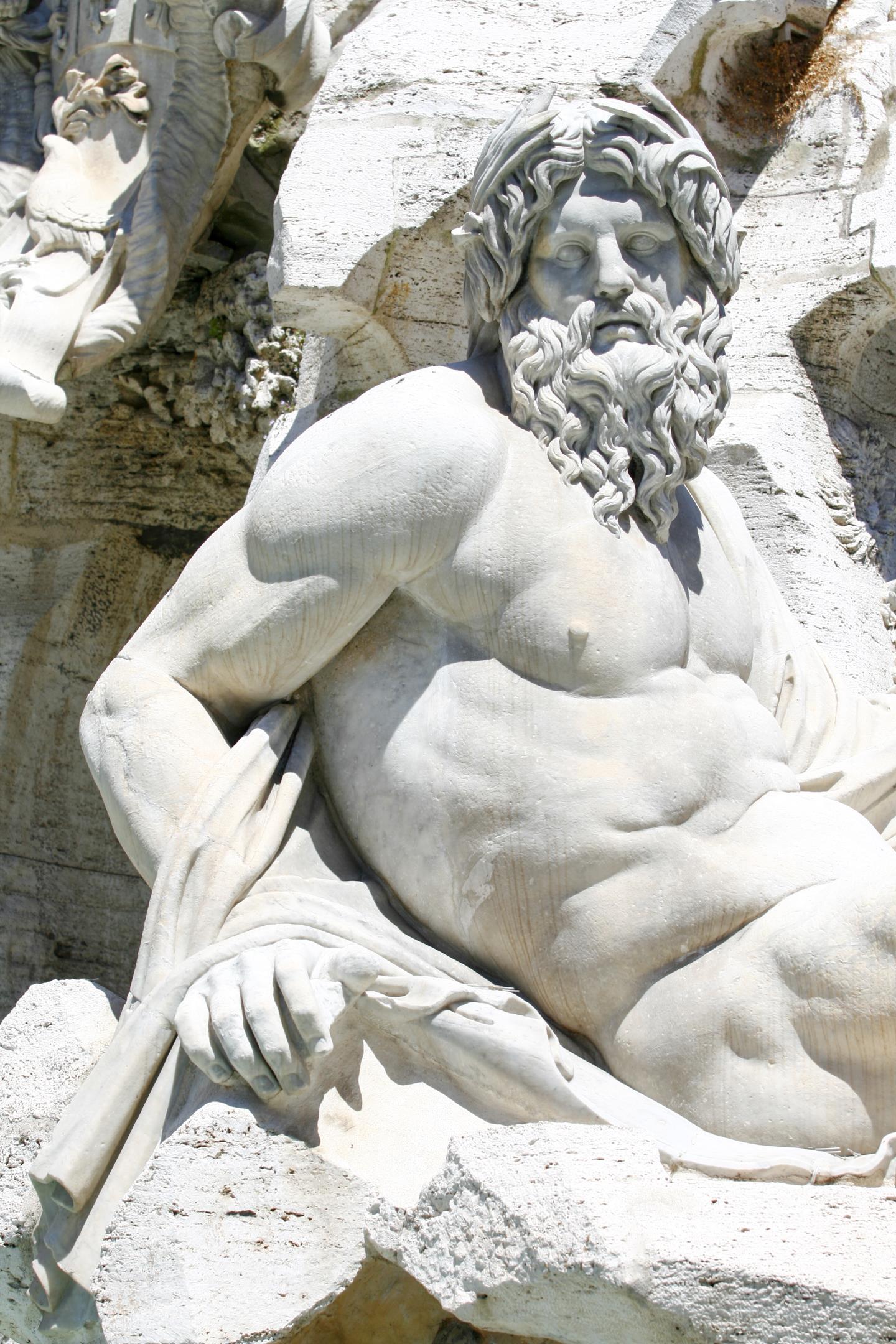 ナヴォーナ広場の四大河の噴水に建つガンジス川の像