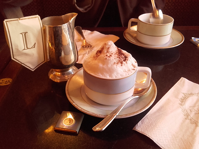 パリ ラデュレ パリ ロワイヤル で優雅に朝食を楽しむ方法とは たびこふれ