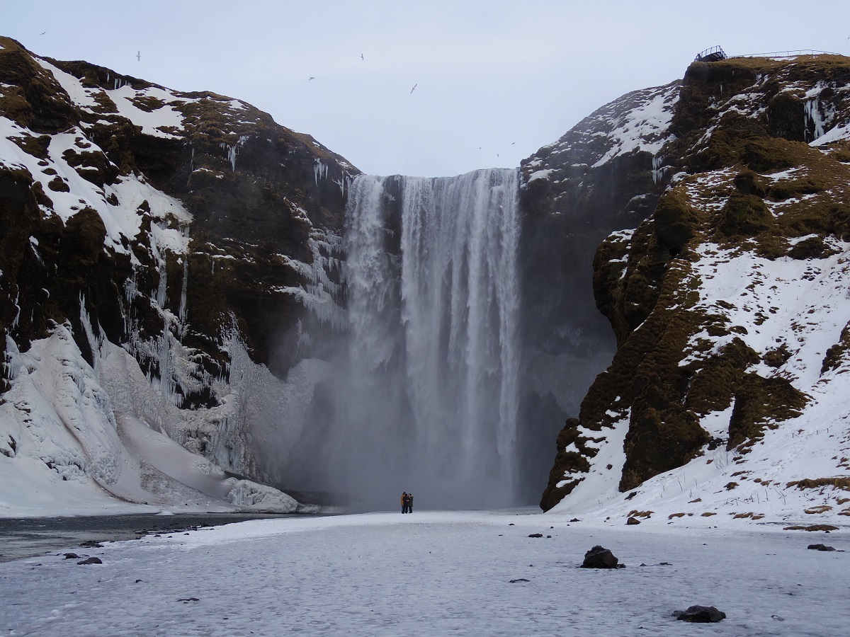 あの氷河の洞窟をご紹介 アイスランド絶景の旅 たびこふれ