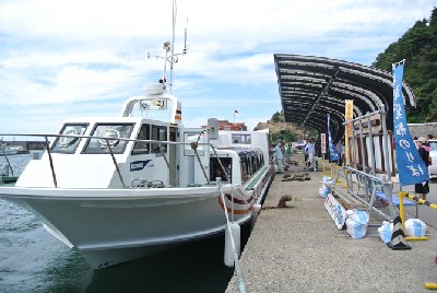 新潟県村上市　笹川流れ　遊覧船