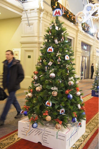 ロシアのクリスマスツリーは日本の門松と一緒 たびこふれ