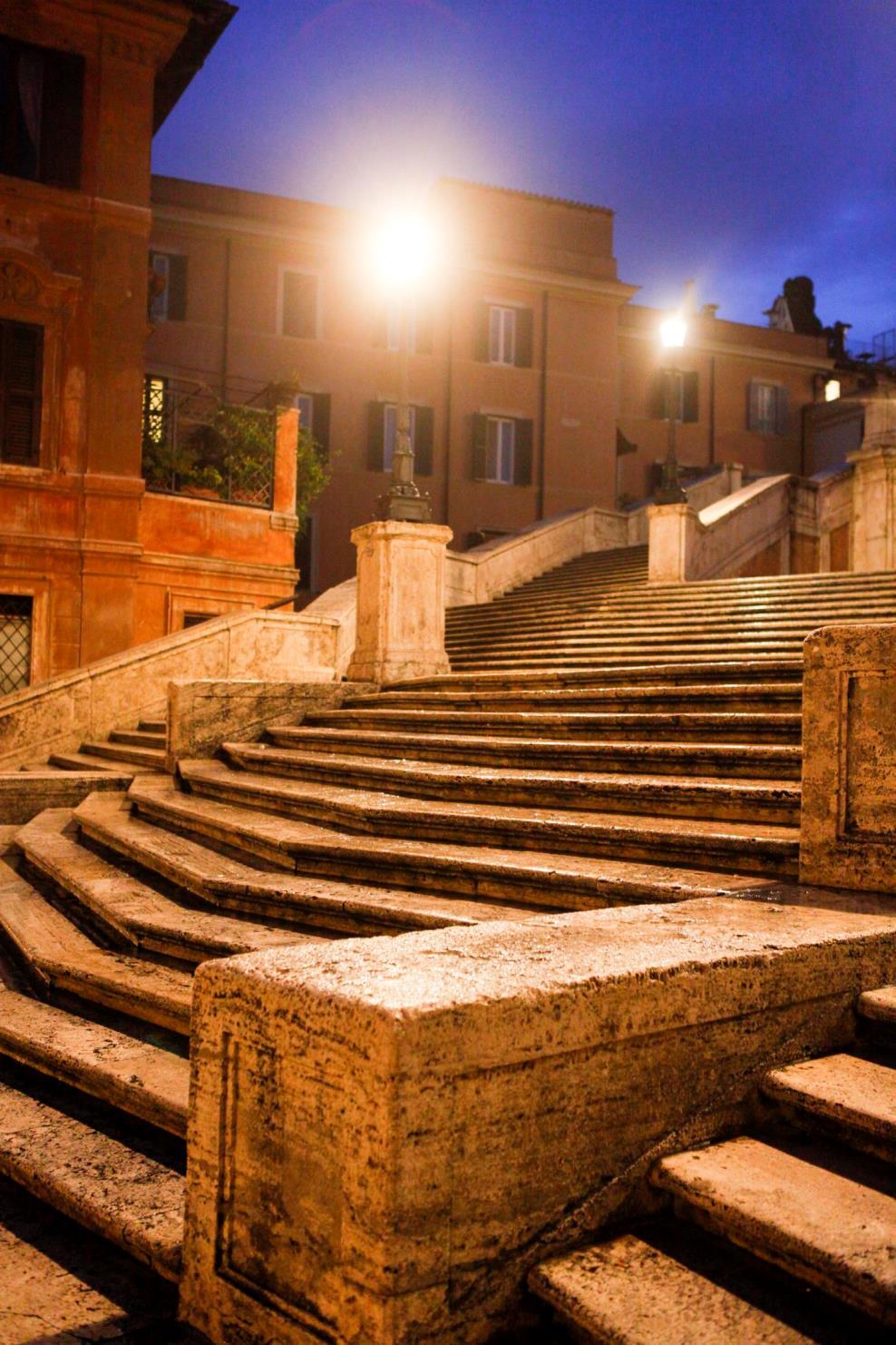 ローマにあるのにスペイン階段 その由来とは 映画のロケ地にもなった名所です たびこふれ