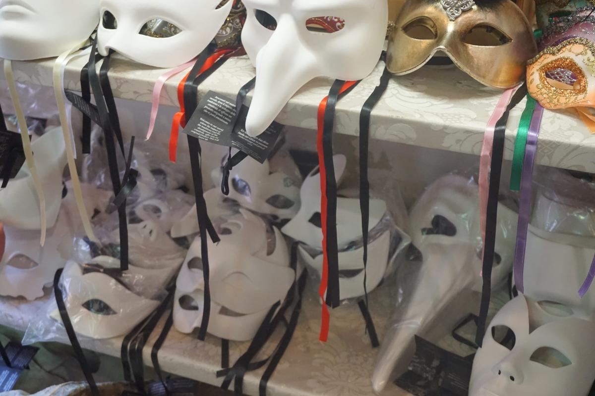 自分だけのヴェネツィアンマスクを作ろう 本場で仮面作りを体験 たびこふれ