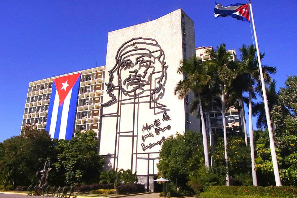 世界一かっこいいイケメン革命家 キューバ国民にチェ ゲバラが愛される理由とは たびこふれ