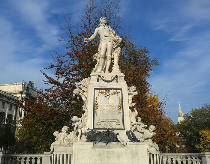 モーツァルト記念像