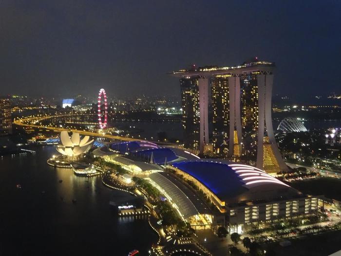 シンガポール　レベル33テラス席から見た夜景