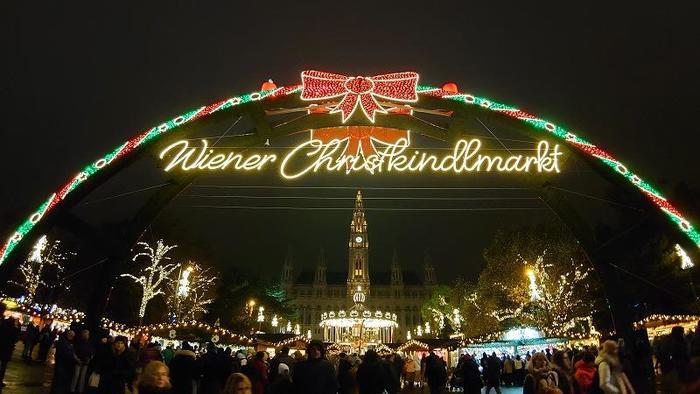 ウィーン市庁舎前クリスマスマーケットの入り口