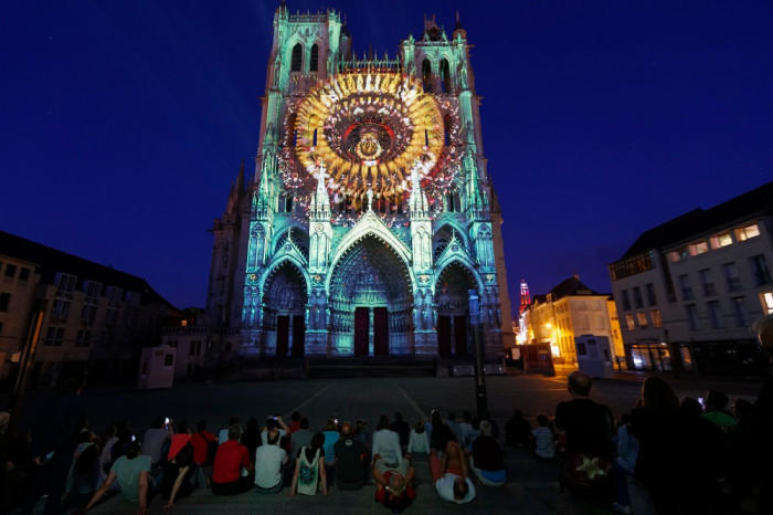 フランス 三つのノートルダム大聖堂を照らす光と音のショー たびこふれ