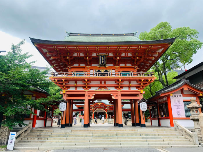 赤に染まる美しい神戸 生田神社 で幸福をゲットしよう たびこふれ
