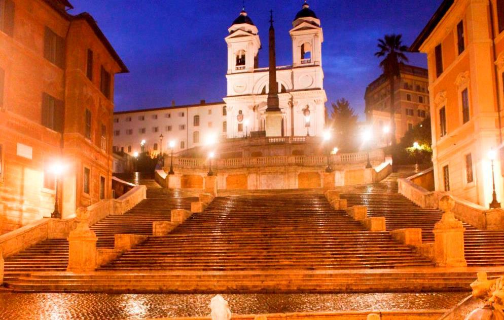 ローマにあるのにスペイン階段 その由来とは 映画のロケ地にもなった名所です たびこふれ