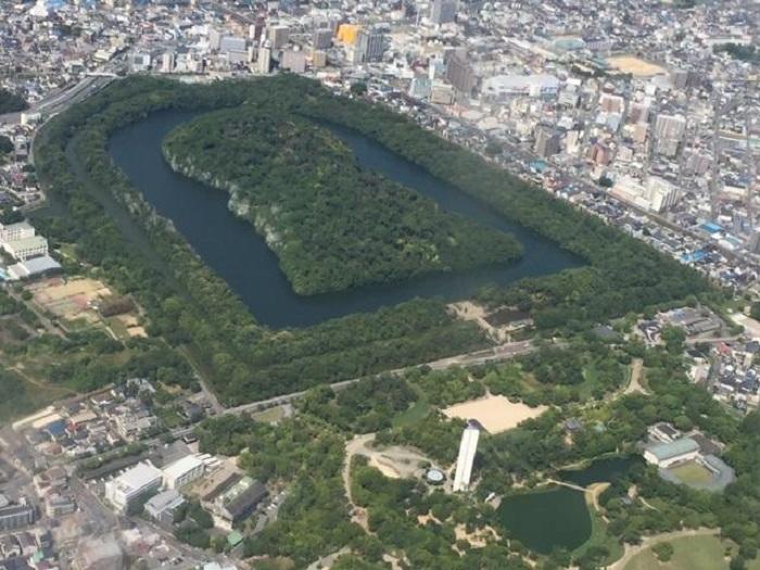 セスナ から大阪 仁徳天皇陵 大仙陵古墳 と百舌鳥 古市古墳群周辺を見てみた たびこふれ