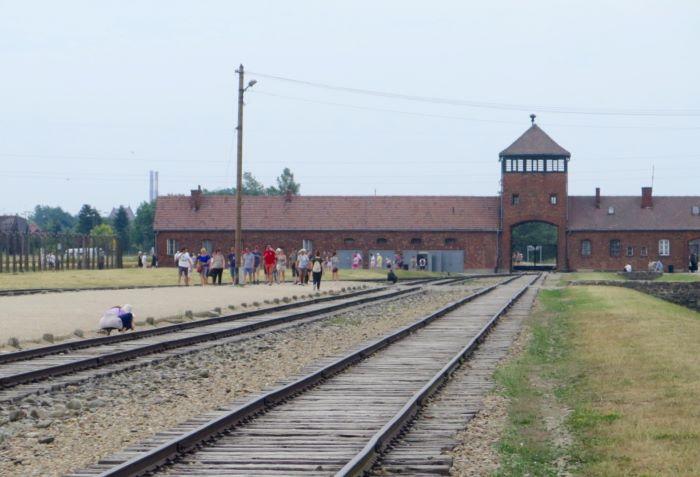 ポーランド 負の世界遺産 ホロコーストが行われた アウシュヴッツのビルケナウ強制収容所を訪れる たびこふれ